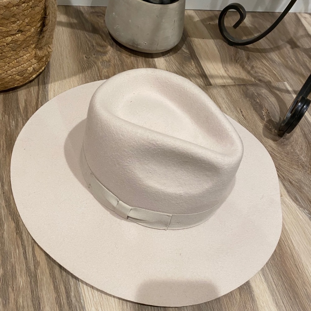 Wide brim hat - Picture 3 of 3
